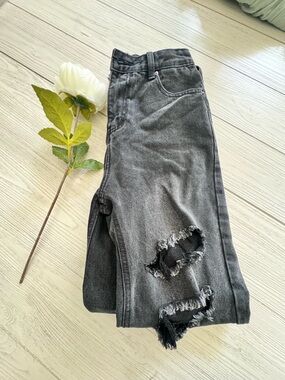 SHEIN Washed Black Straight-Leg Distressed Jeans